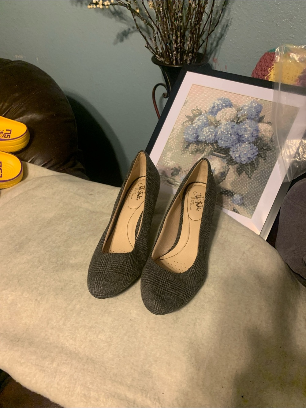 Plaid Gray Women's Mid-Heel Pumps